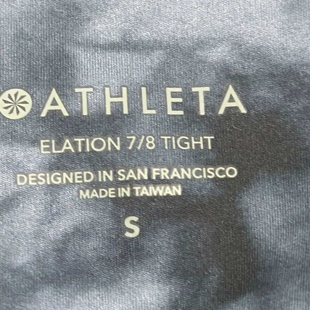 Athleta elation thighs 7/8 size small blue active wear . Gym , workout